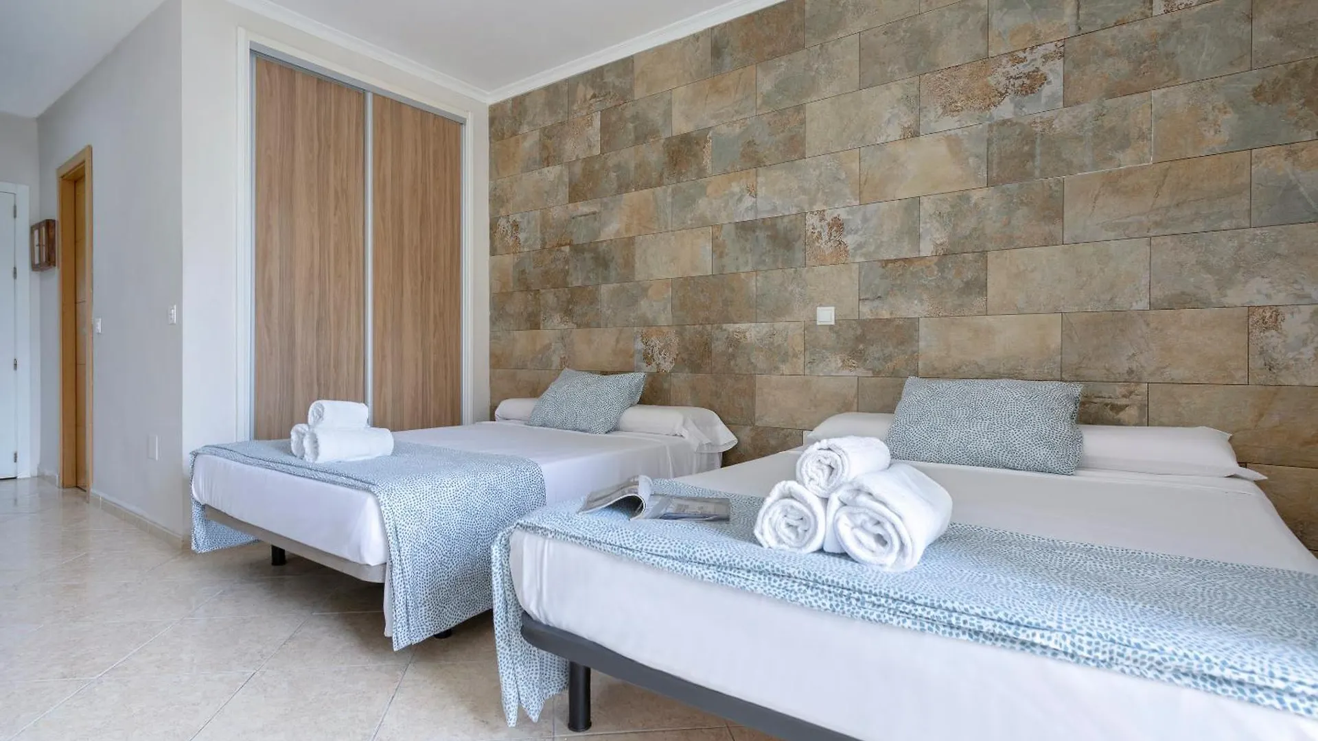 公寓 Sunstay Benalbeach Loft 贝纳尔马德纳