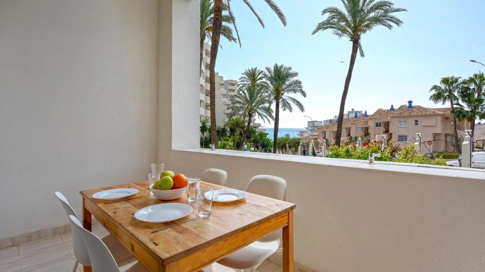 アパート Sunstay Benalbeach Loft ベナルマデナ